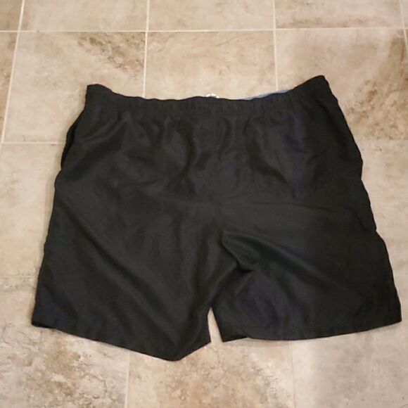 Men's Goodfellow black cargo swim trunks - Picture 4 of 4